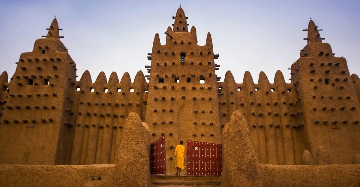 Мечеть дженне в африке. 3. Мечеть дженне. Дженне храм. Глиняная мечеть в мали.