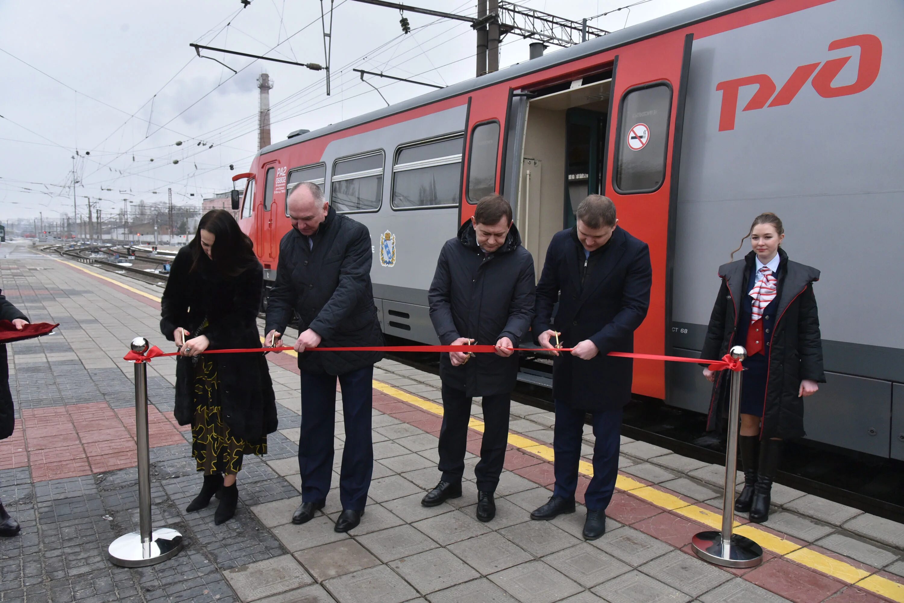 Воронеж 1 электрички. Рельсовый автобус воронеж курск. рельсовый автобус зацеперы. воронеж курск автобус. воронеж курск метробус.