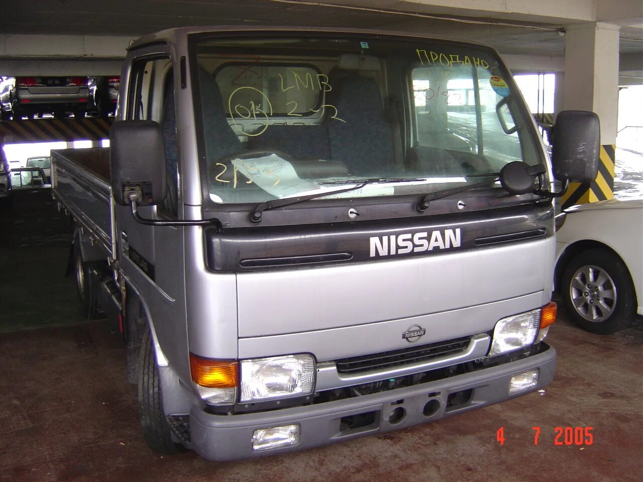 Купить грузовик атлас. Nissan Atlas 1998. Nissan Atlas бортовой, 1998. Ниссан атлас 80. Nissan Atlas 2014.