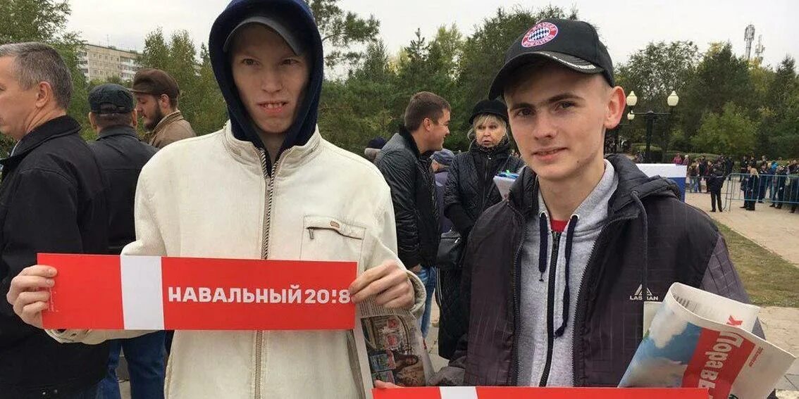 Школьники на митинге. Школьники на митинге Навального. Навальнята на митинге. Школьники навальнята.