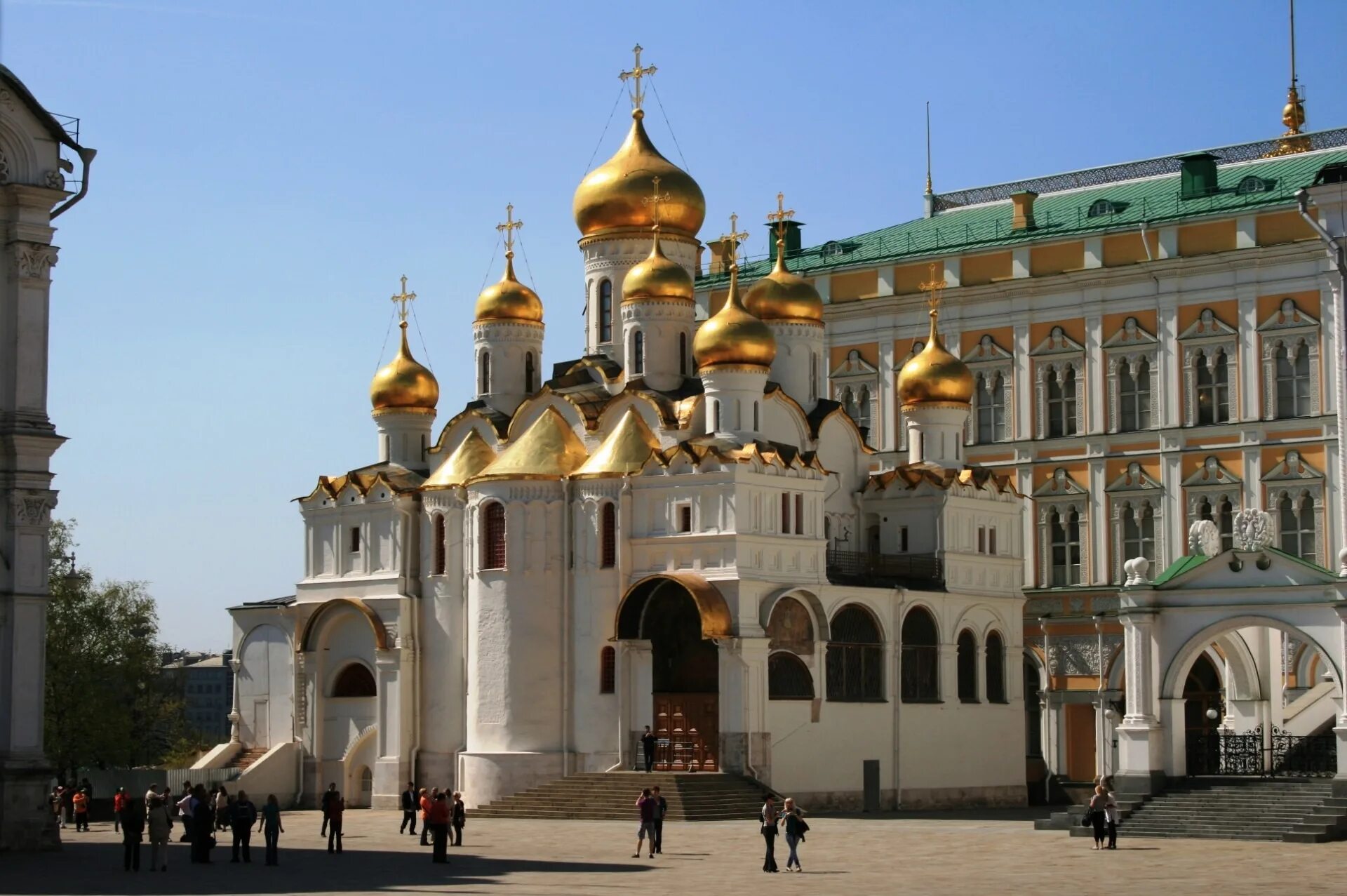 Музеи кремля соборная площадь. Музеи кремля соборная площадь
