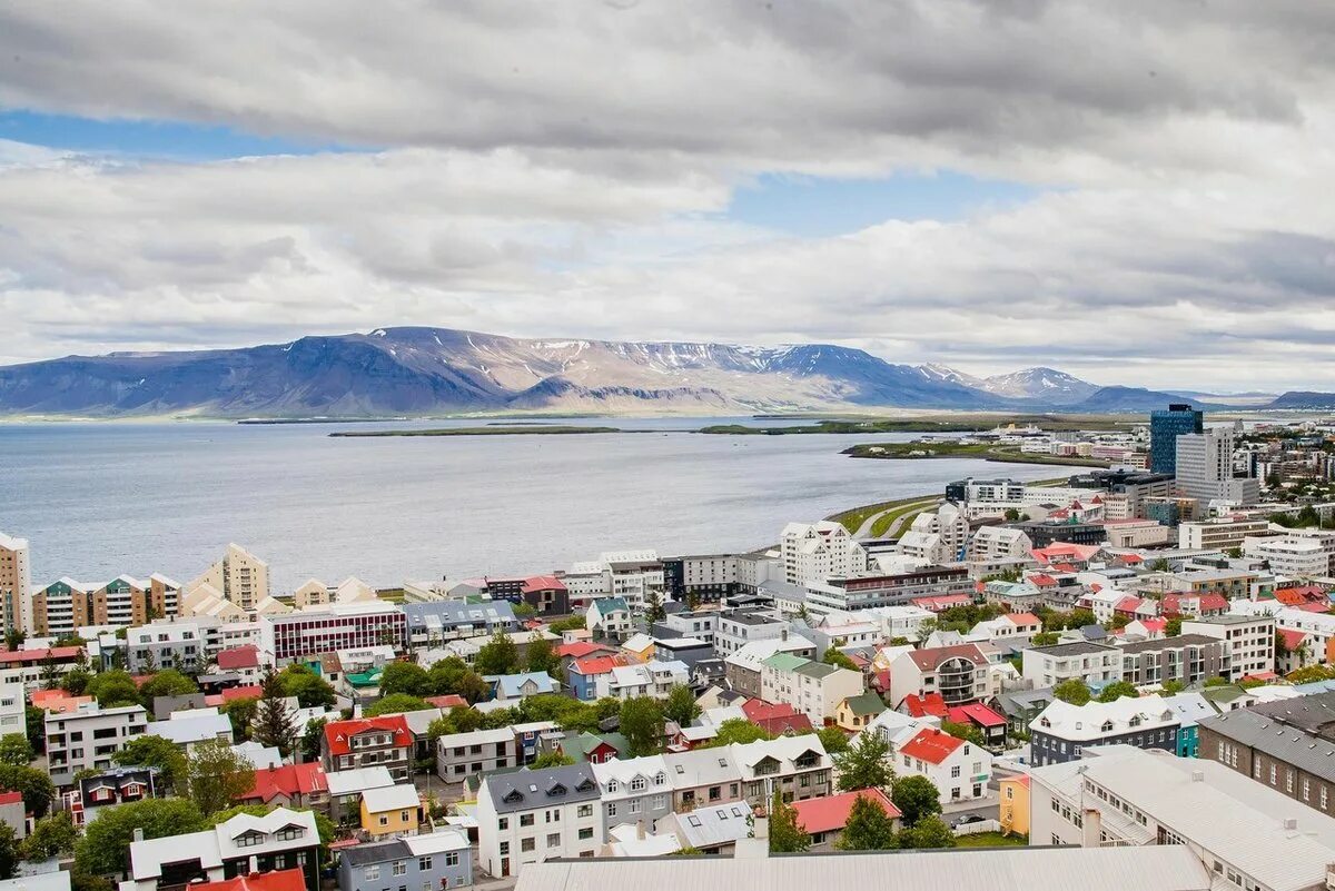 Рейкьявик это. Рейкьявик столица Исландии. Исландия Рик Явик. Рик Явик столица. Исландия Рик Явик достопримечательности.