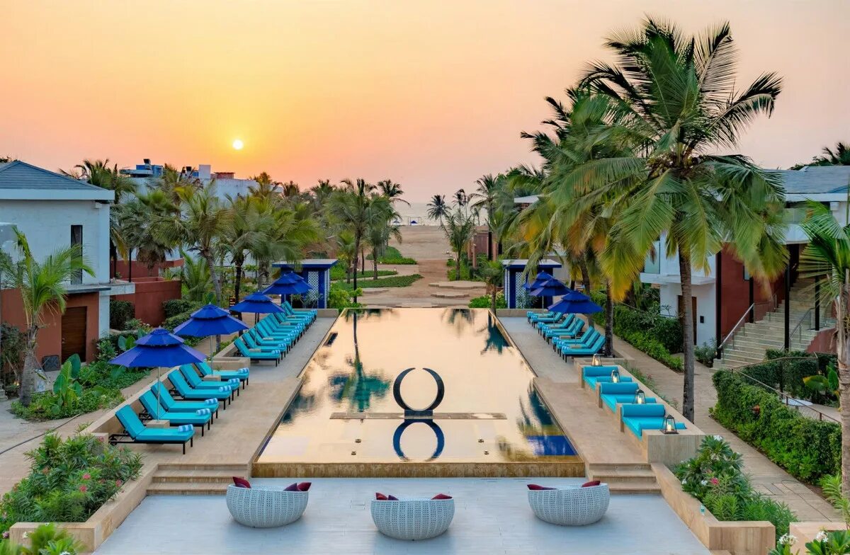 Life beach resort. Индия Южный Гоа Бенаулим. Индия Гоа Резорт. Шикара Бич Резорт Гоа. Пляж Бенаулим Гоа.