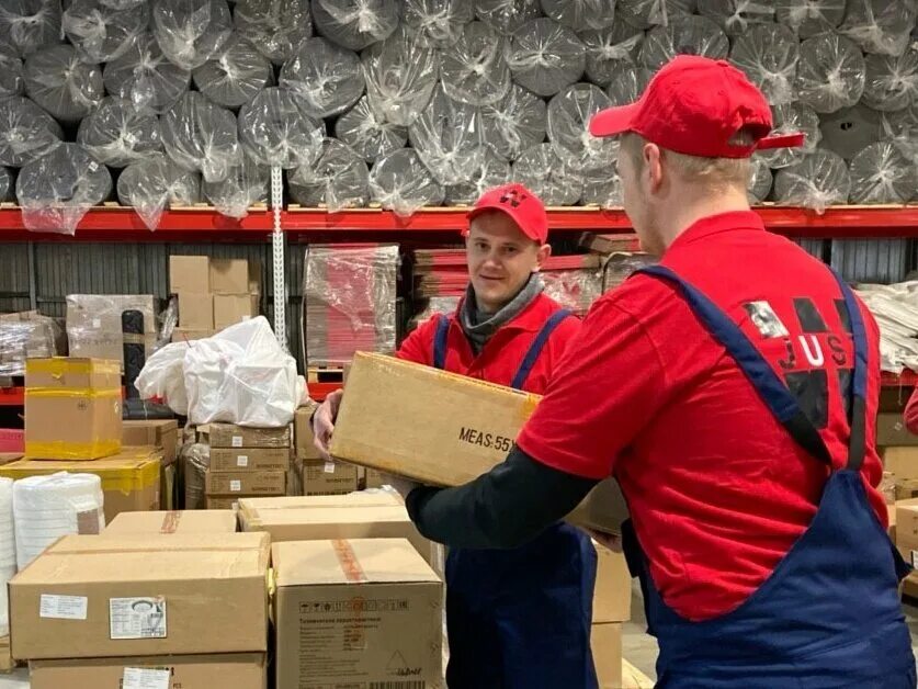 услуги грузчиков в москве. грузчик москва ежедневные. требуются грузчики с ежедневной оплатой. работа с ежедневной оплатой. грузчики объявление.