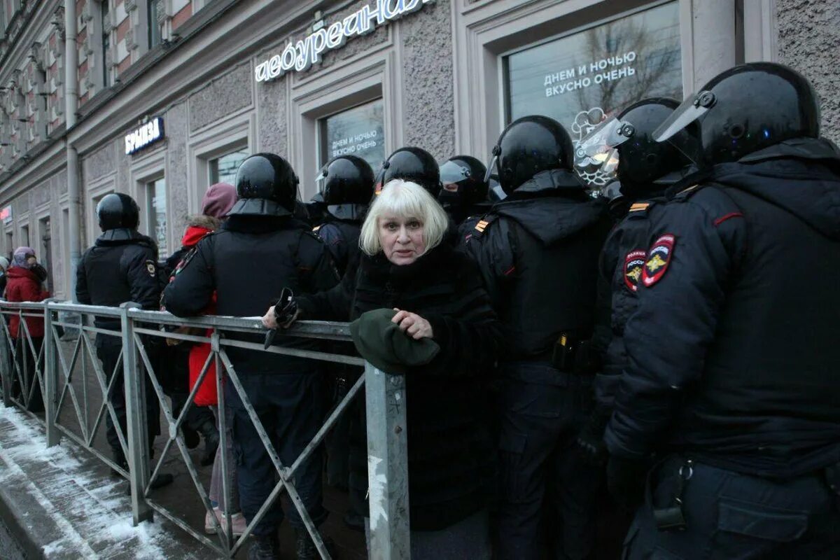 Митинг в питере 2024. Протесты 31 января 2021 в Санкт Петербурге. 31.01.2021 СПБ митинг. Протесты в Москве 2021. Митинг в Санкт Петербурге.