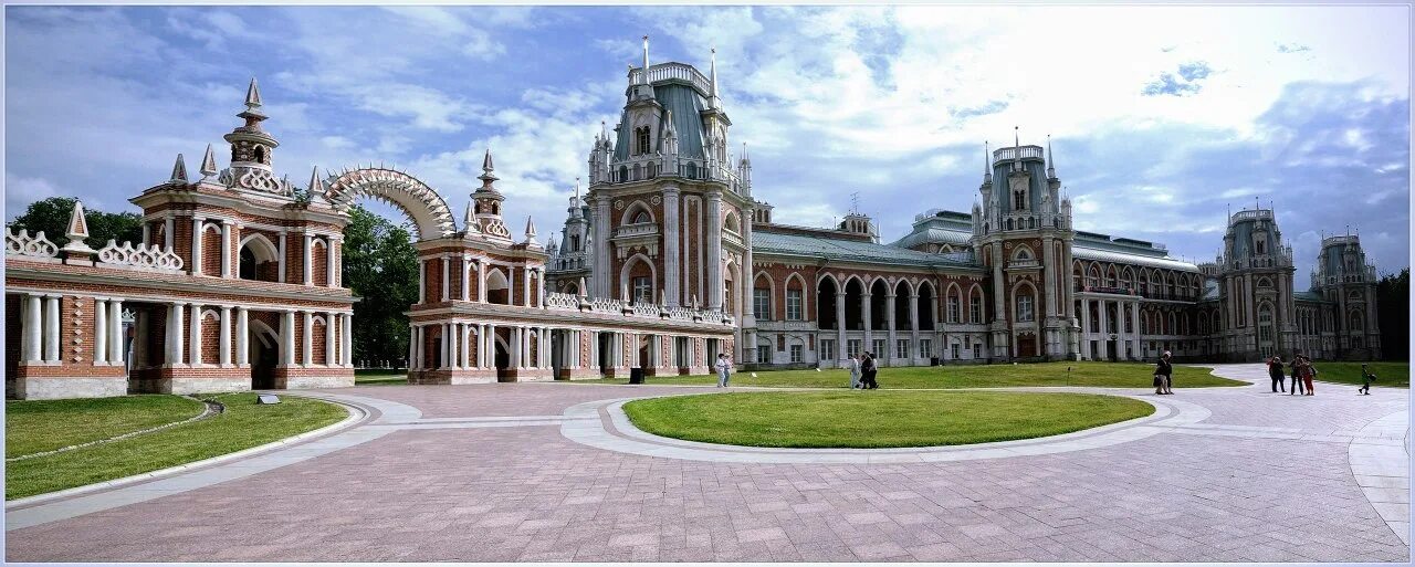 Усадьба Царицыно (Архитектор в.и. Баженов). Царицынский дворец Баженова. Дворцовый комплекс в Царицыно. Ансамбль Царицыно Баженов.