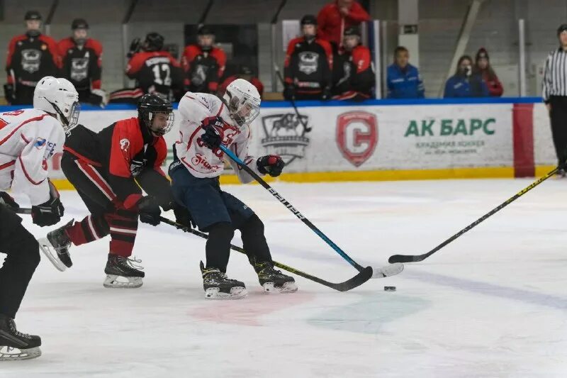 Нефтяник 2007. Нефтяник фото пенза. Ночная лига 50 плюс. Нефтяник 2007. Нефтяник альметьевск официальный сайт.