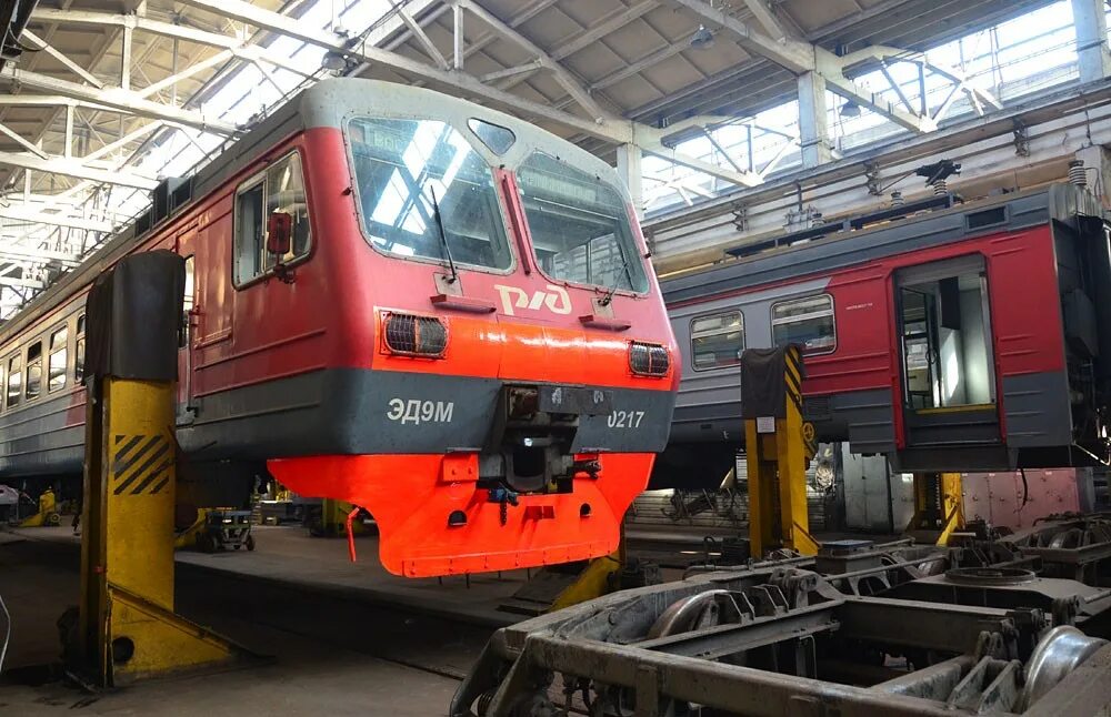 Ремонтное вагонное депо грузовых вагонов. Вагонное депо гороблагодатская. Моторвагонное депо железнодорожная. Эп2д в депо перерва. Техническое обслуживание и ремонт электропоездов.