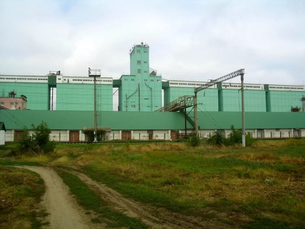 Исторические здания станицы ленинградской. Ст ленинградская завод. Ст ленинградская завод. Сахарный завод станица ленинградская. Ст ленинградская завод.