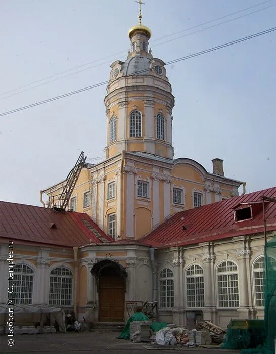 Санкт-петербург, наб. Александро-невская лавра феодоровская церковь. Хлебные амбары александро-невской лавры. Церковь феодора новгородского александро невской лавры. Александро невская лавра храм феодора новгородского.