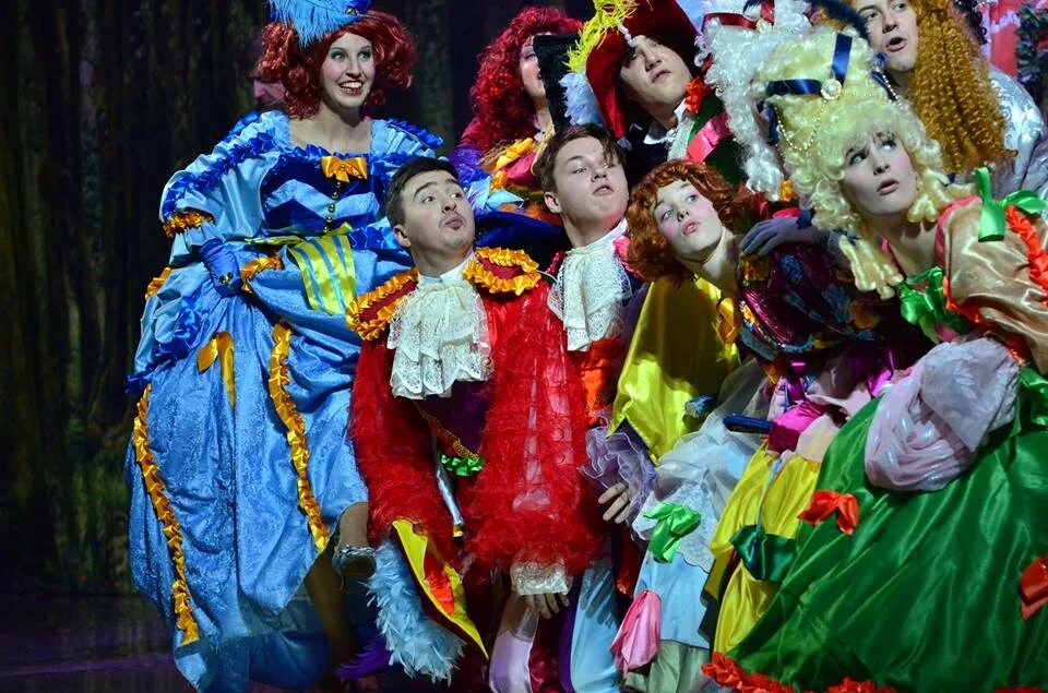 Театр для детей. Московский детский театр марионеток зал. Театр господина пэжо. Детский театр на улице. Спектакль мистиарий театр странствующие куклы господина пэжо.