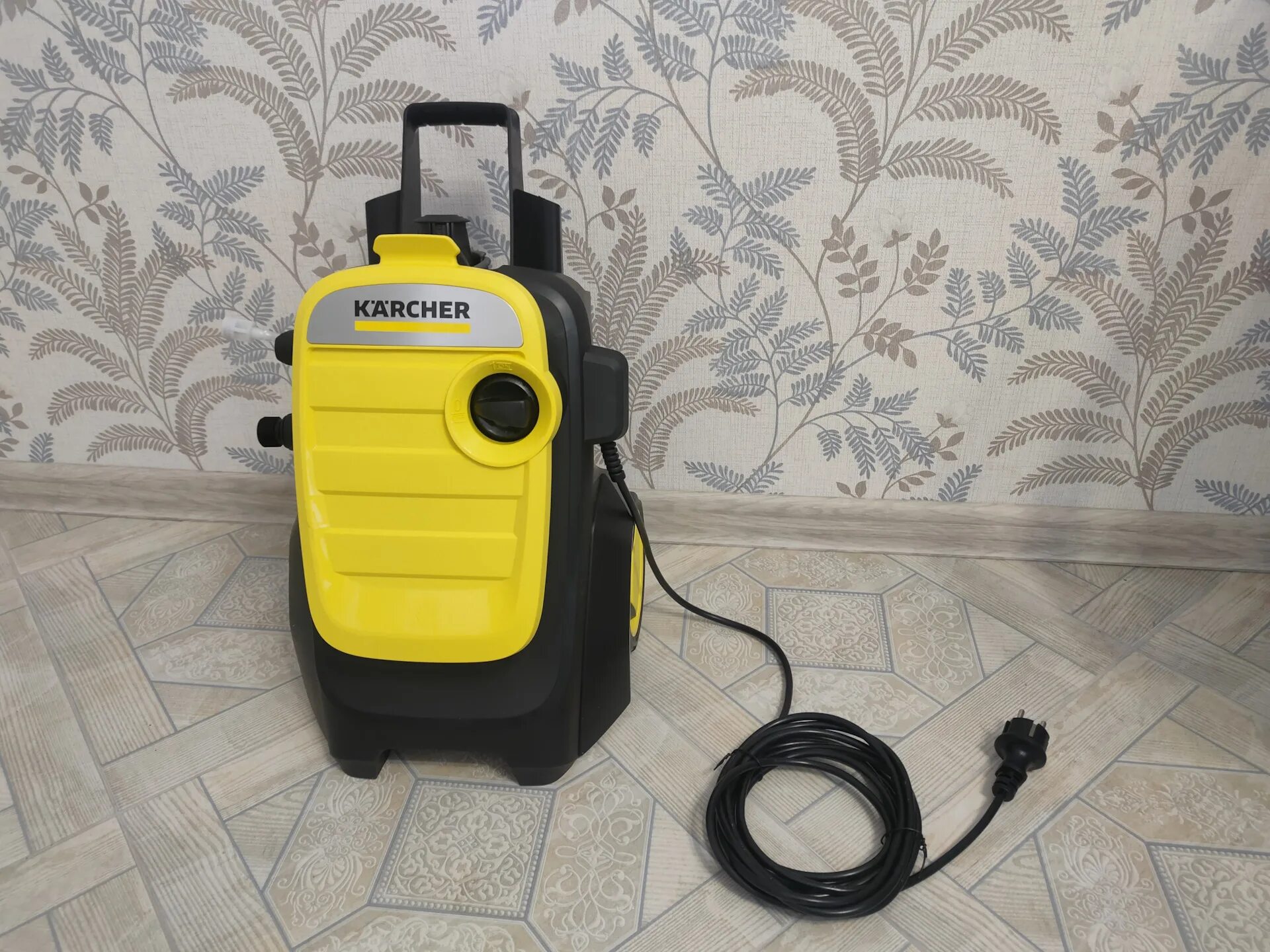 Мойка керхер к 5 компакт. Karcher k 5 Compact. Шланг мойки тедумитсу 280. Karcher k5 Compact не включается. Керхер  f7 обзор.