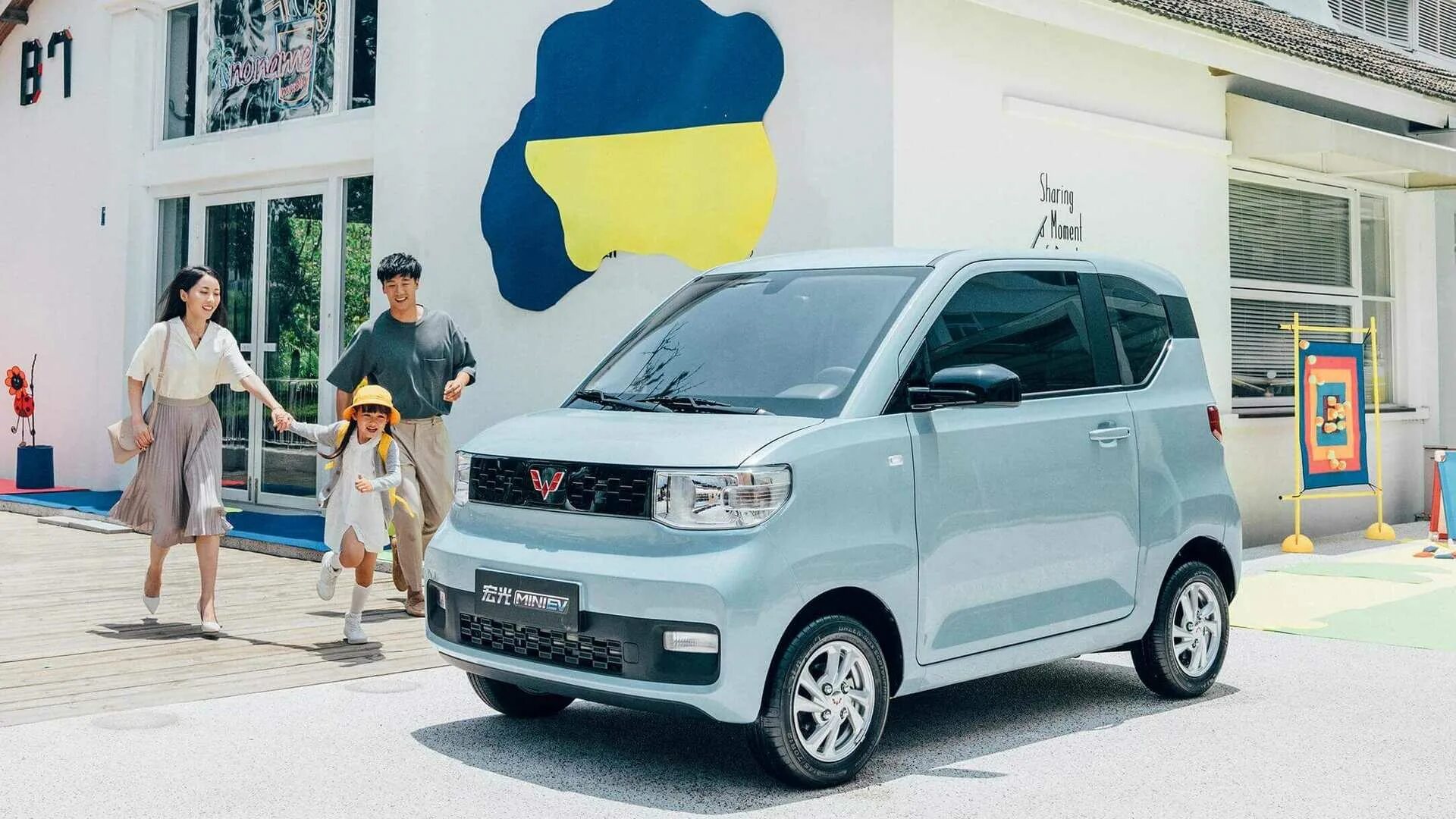 Китайский мини. Wuling Hongguang Mini ev. Электрокар Wuling Hongguang Mini ev. Электромобиль Hong Guang Mini ev. Wuling Hongguang Mini ev 2021.