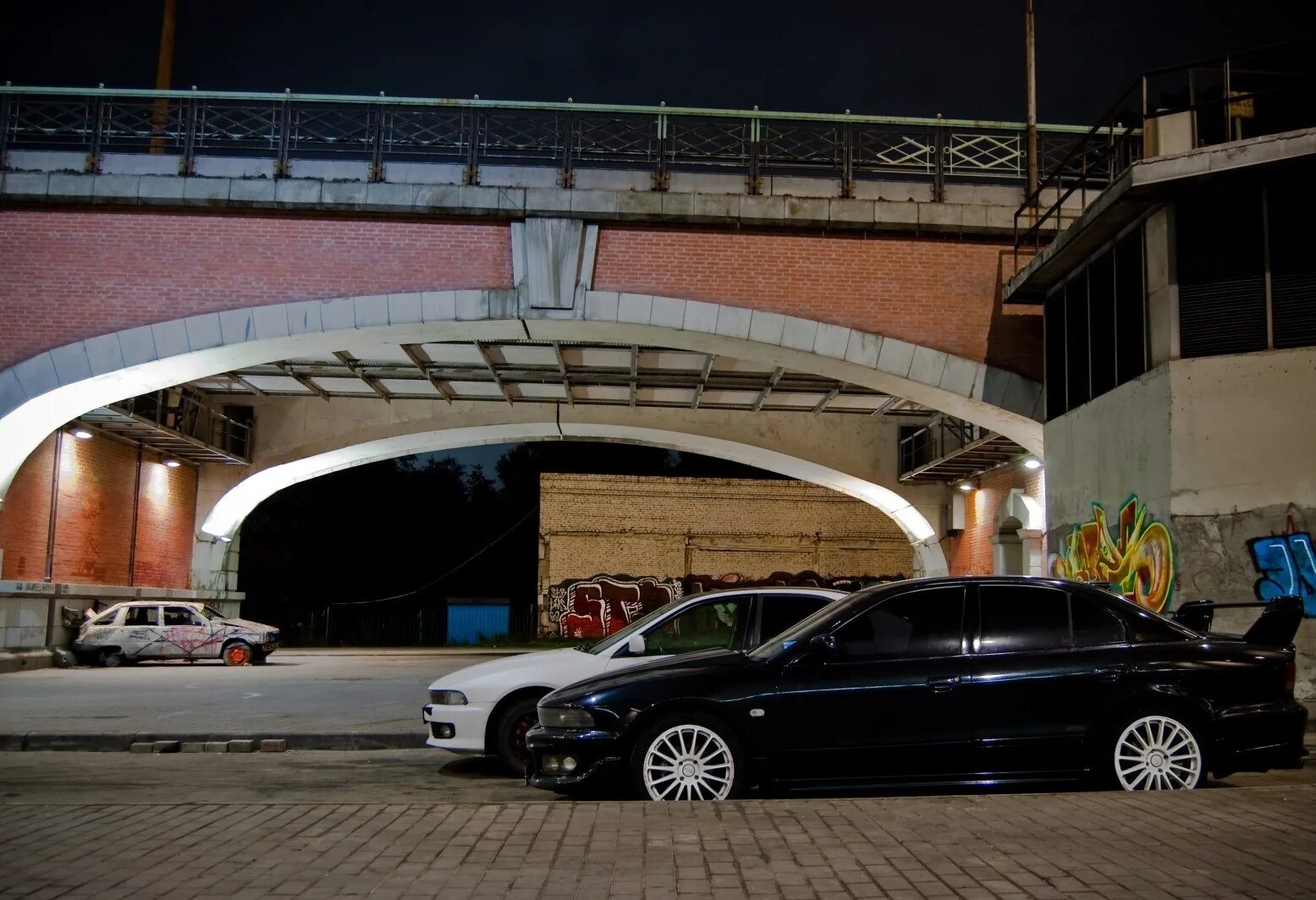 Встреча в авто. Мажор машина. Встреча 2 машин. Сходка автоваза. Bmw много машин.