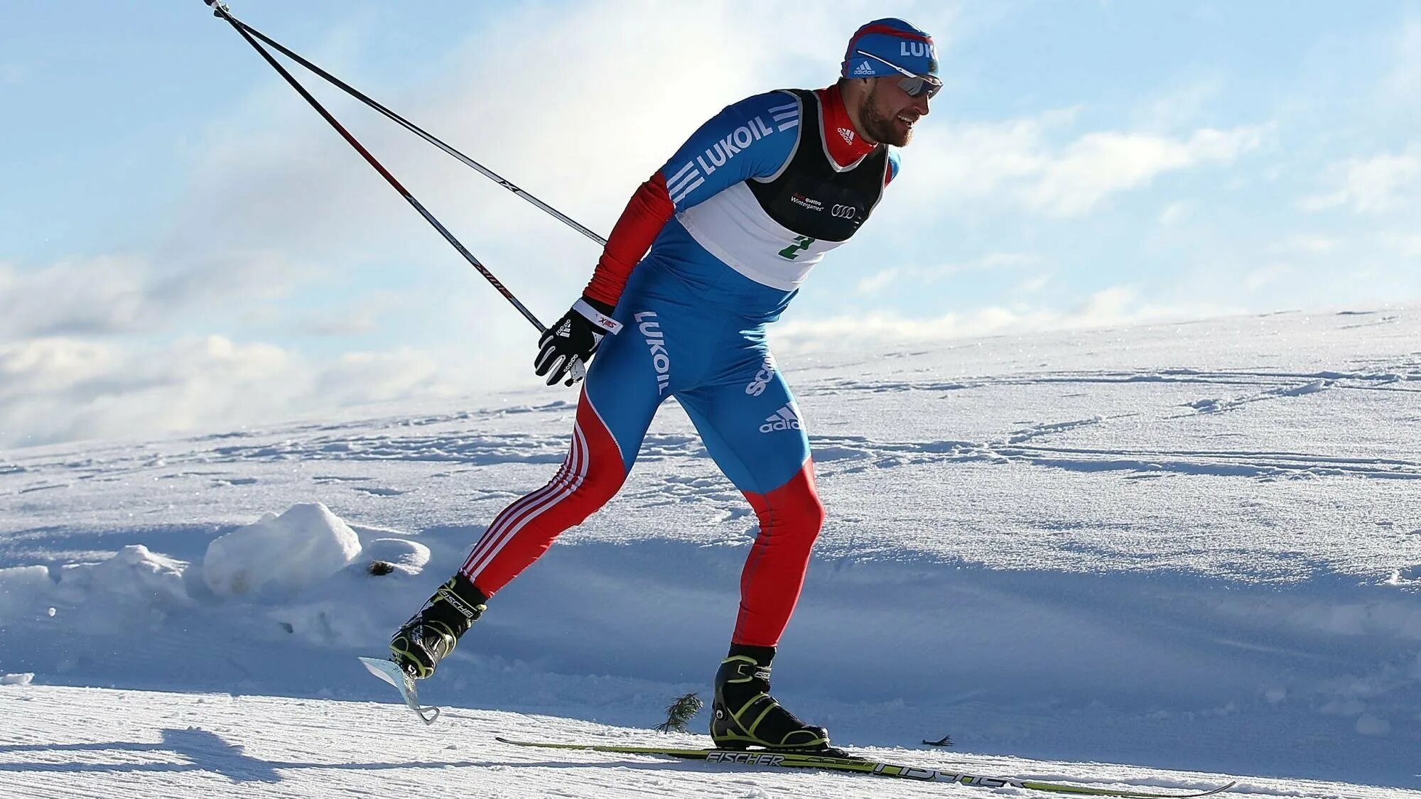 Впереди нас ехали спортсмены лыжники. Лыжный спорт лыжные гонки. Спортсмен лыжник. Современный лыжный спорт.