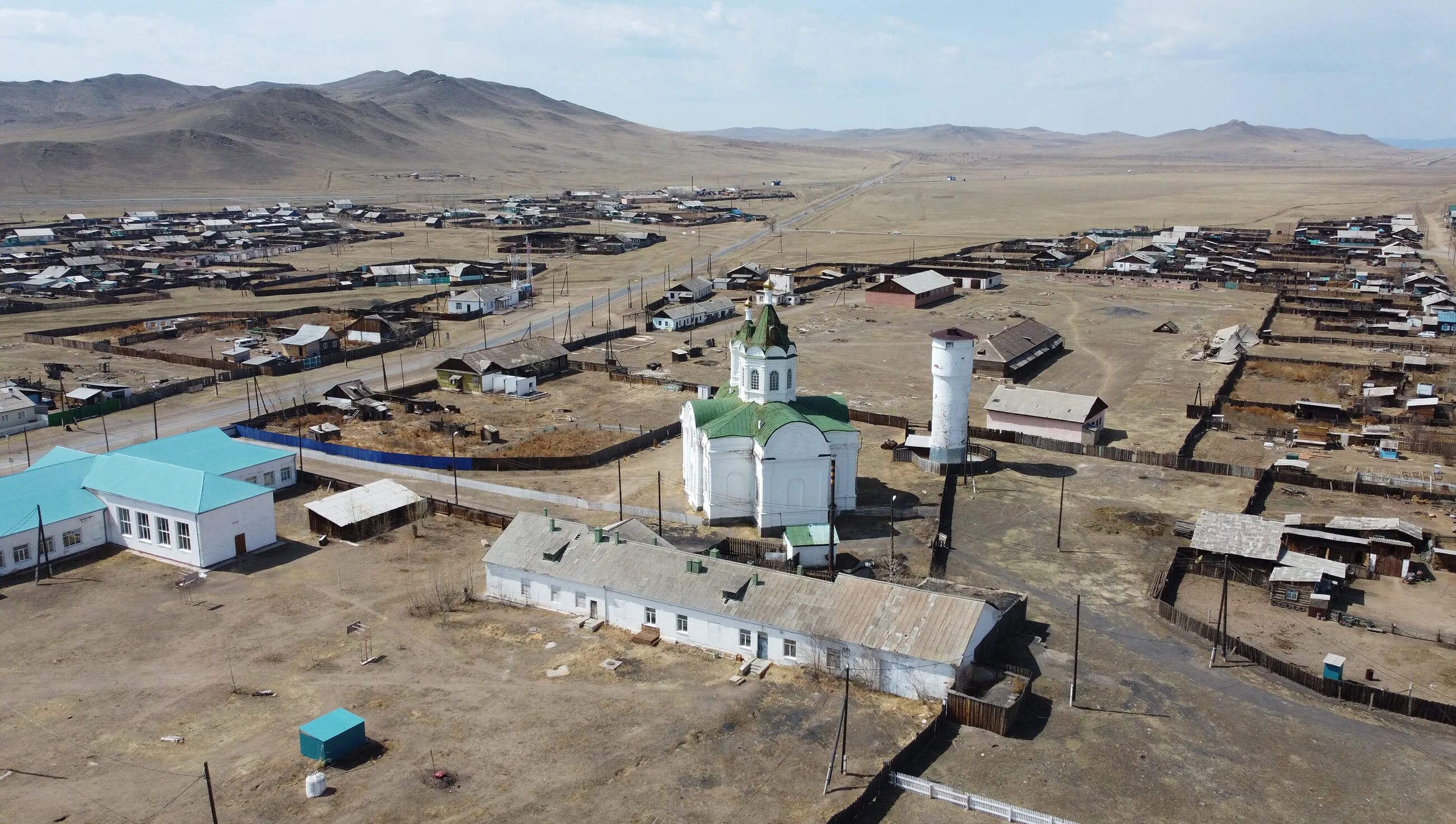 Погода в новоселенгинске. Новоселенгинск Бурятия. Храм в Новоселенгинске. Англичанка Новоселенгинск. Новоселенгинск Бурятия ворота.