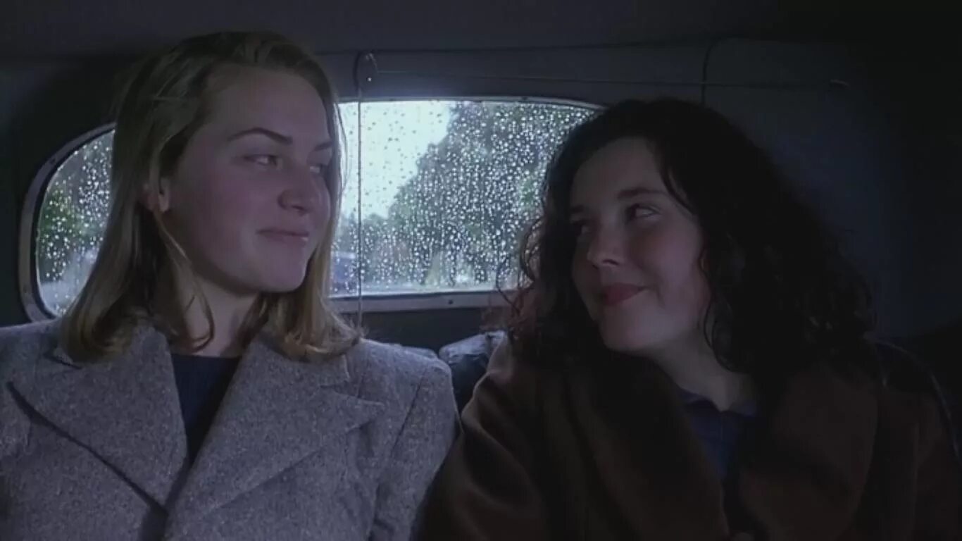 Слишком близко мини-сериал 2021. Джордж маккэй лутц. The touch бергман. Film touch. Film touch.