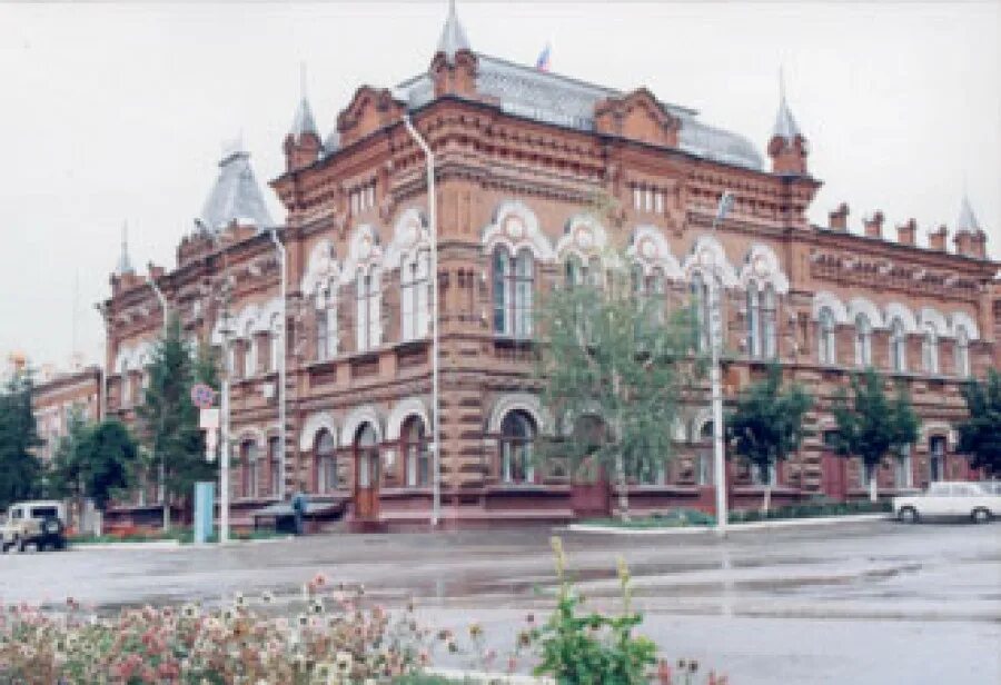 Город Аткарск Саратовская область. Аткарское педагогическое училище Саратовской области. Аткарск достопримечательности города. Здание администрации Аткарск.