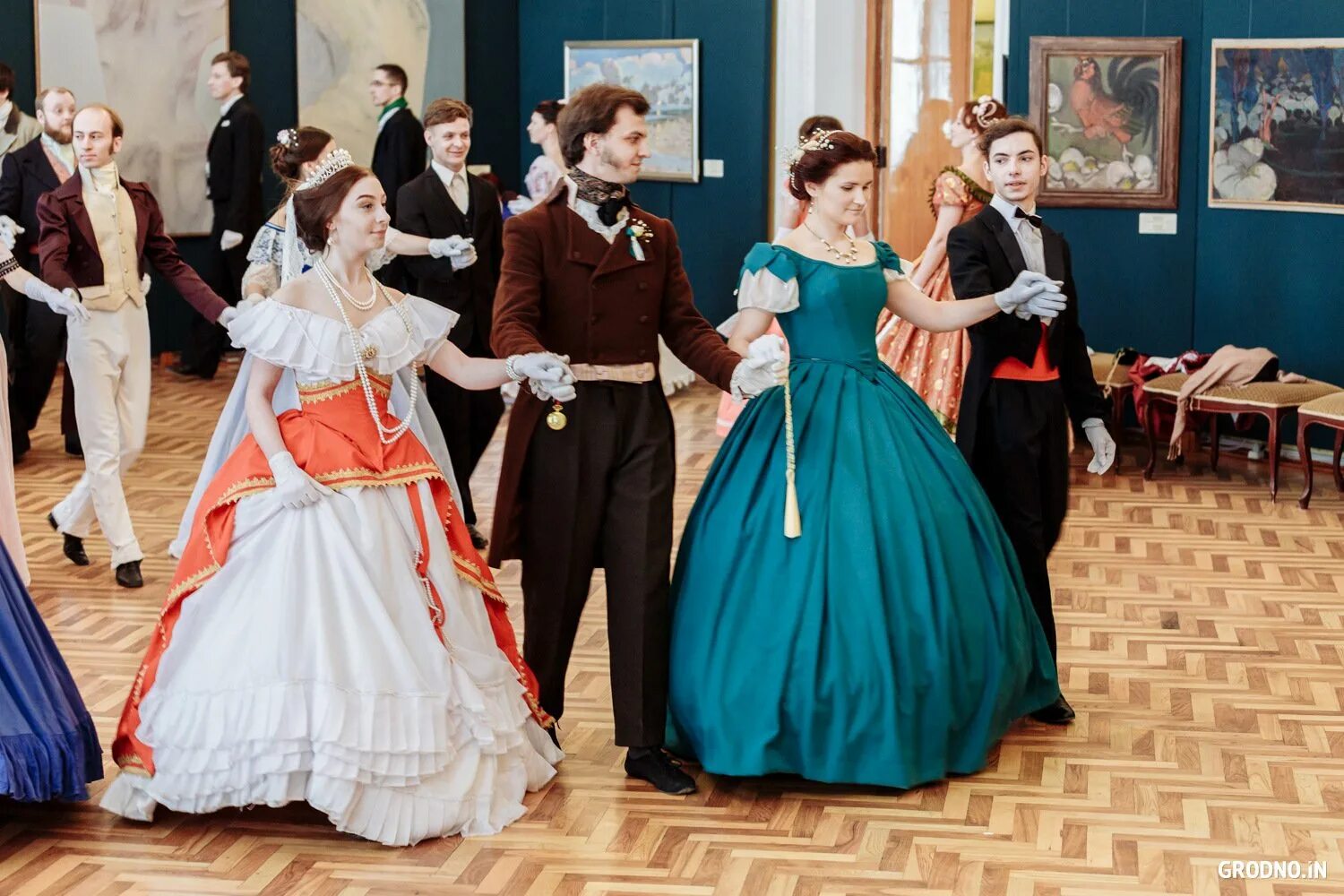 Бальные танцы 19 века Полонез наряд. Танцы Пушкинского бала 19 век. Бал Полонез 19 век. Полонез 19 века на балах.