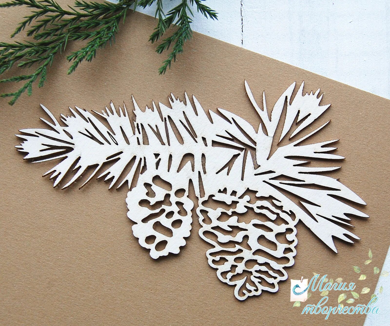 шишки для вырезания на окна. ветки ели трафареты на окна. веточки новогодние на окна. еловая ветка трафарет. ветка сосны вытынанка.