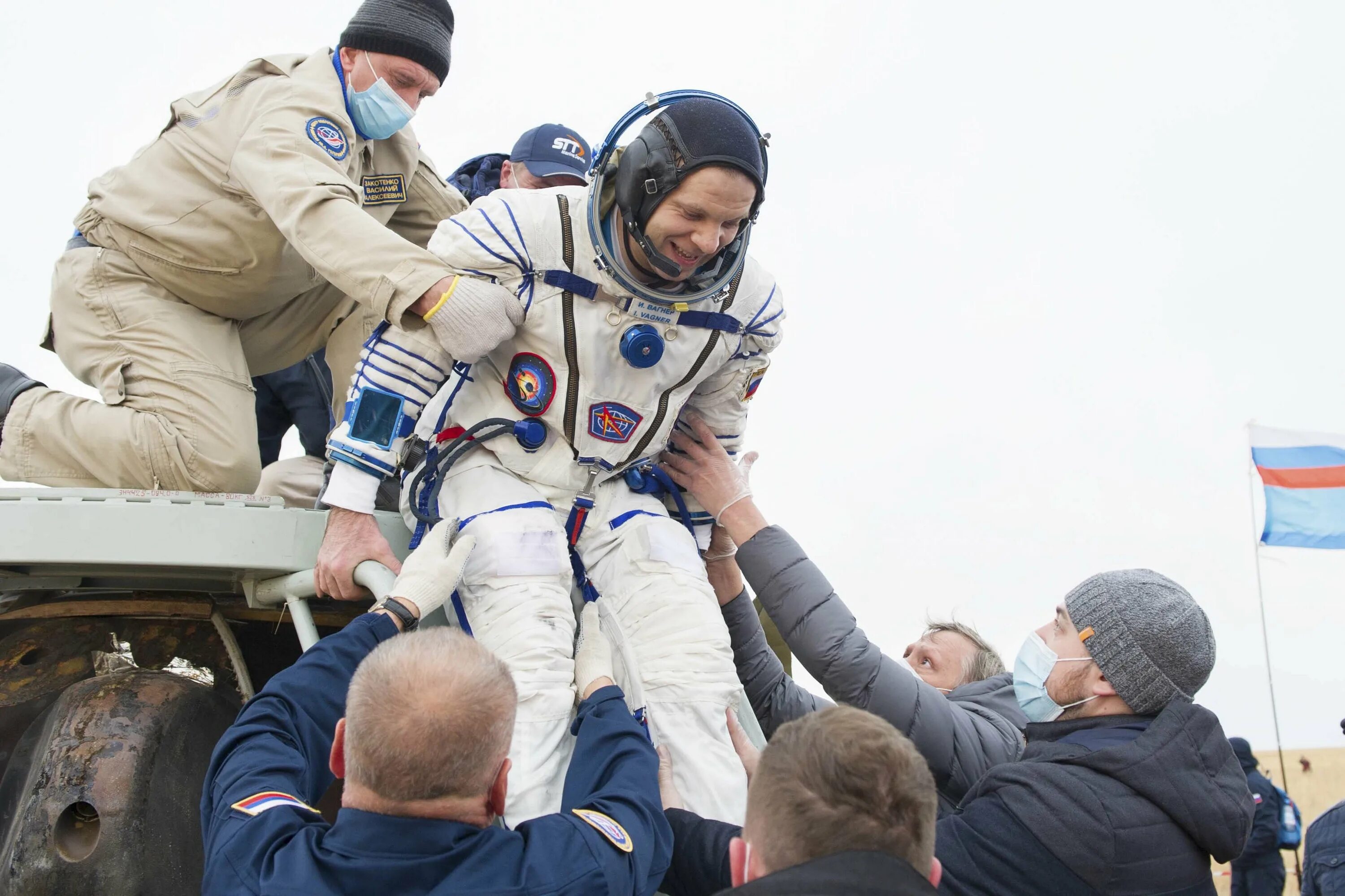 Первый полет в космос на луну. Корабль Союз МС-16. Союз МС-16 экипаж. Союз МС-18 приземление.