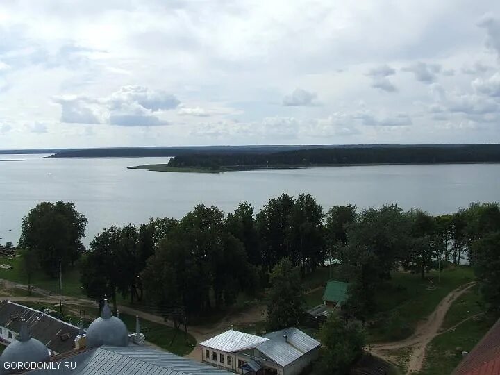 Остров Городомля на Селигере. Озеро Селигер остров Городомля. Остров Селигер горад Городомля. Дом отдыха Селигер на острове Городомля.