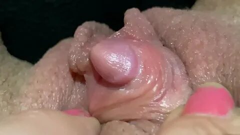 Watch 新しい毛むくじゃらの茂みの大きなクリトリスのクローズアップビデオ編集ハメ撮り on video, mejav.cc is the porn...