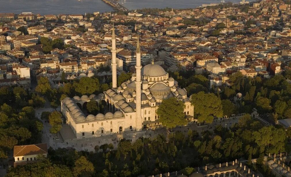 Район Фатих в Стамбуле. Мечеть Фатих. Мечеть Султана Мехмеда.