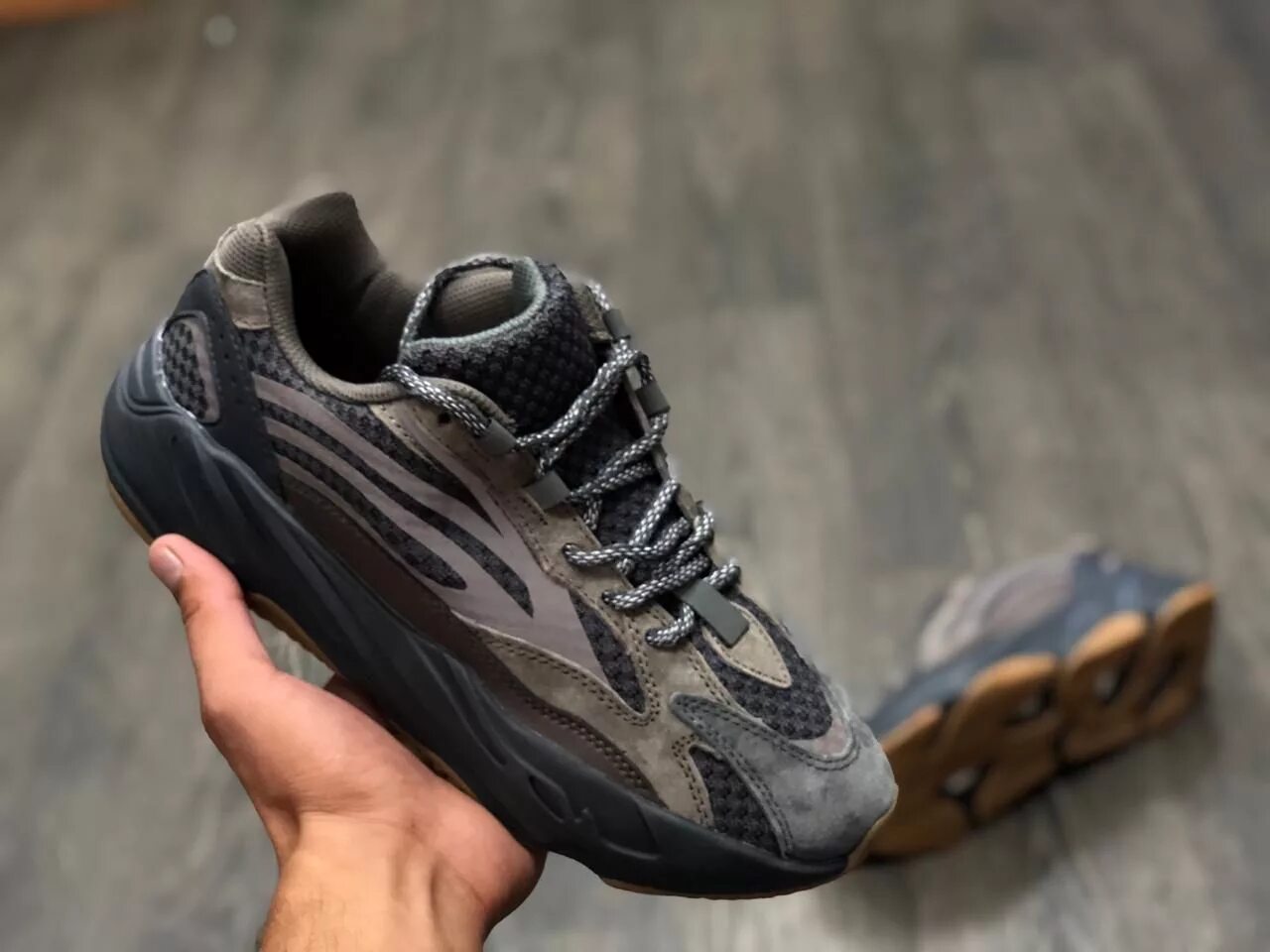 Кроссовки yeezy boost 700. Adidas Yeezy Boost 700. Adidas Yeezy Boost 700 v2. Adidas Yeezy 700 Geode. Adidas Yeezy Boost 700 Geode.