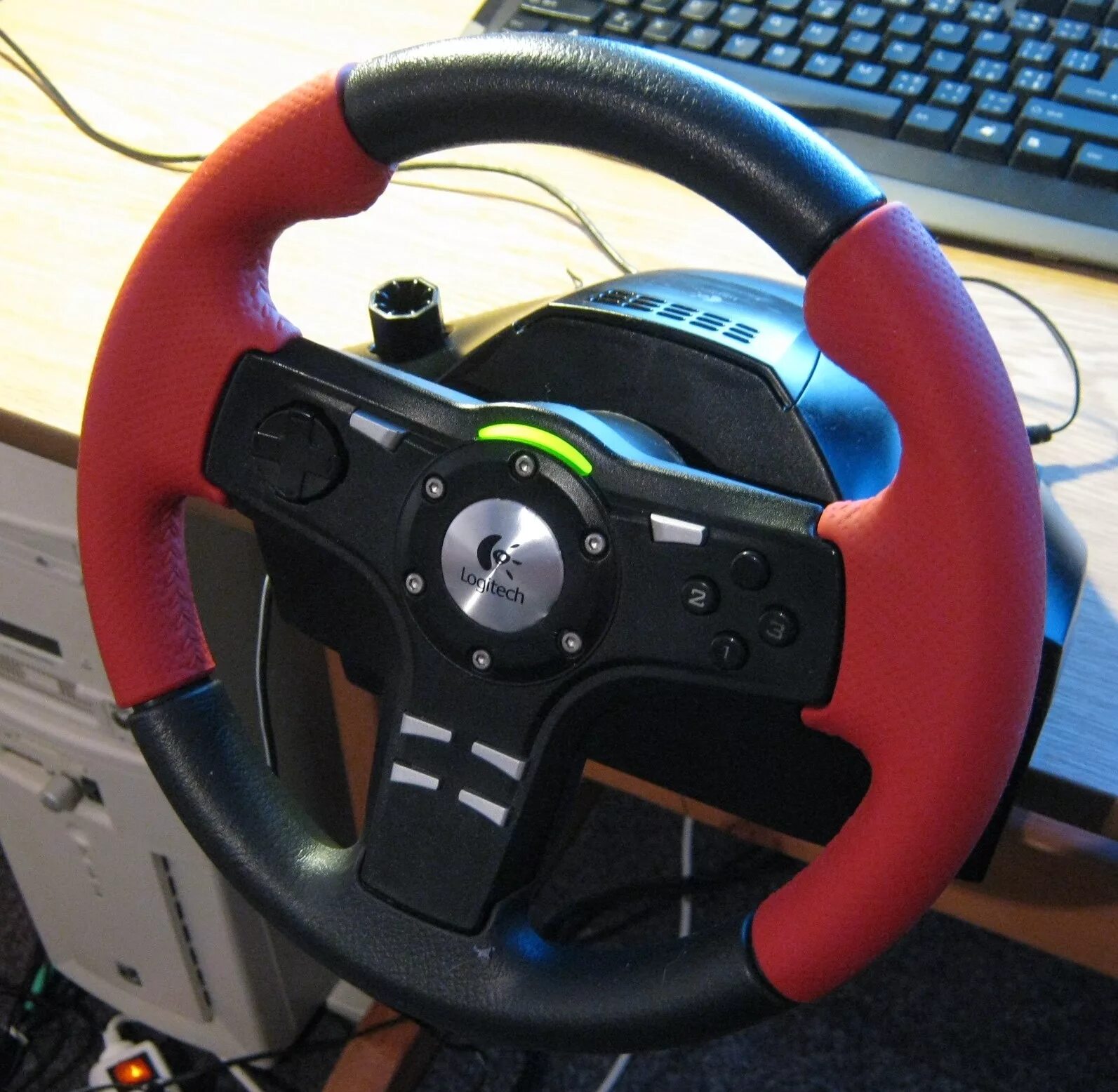 Руль мом рейсинг. Руль Logitech g8. Руль Logitech Formula Vibration feedback Wheel. Игровой руль Logitech Formula. Руль Logitech Force ex.