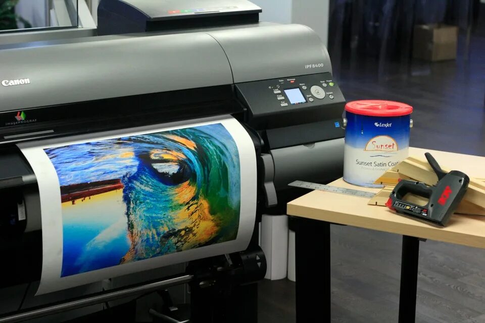Купить принтер для бизнеса. Canon wide format Printers. Плоттер Кэнон а1. Плоттер для печати на холсте. Принтер для печати на холсте.