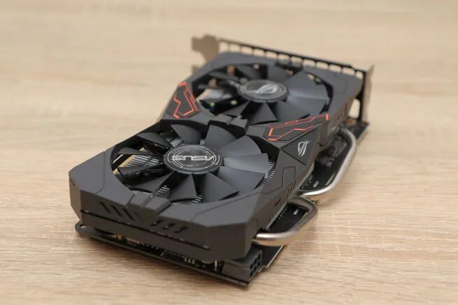 Radeon rx 560 gaming. ASUS Radeon RX 560. RX 560 ASUS Strix. ASUS RX 560 4gb ROG Strix. ASUS RX 560 4gb ares.