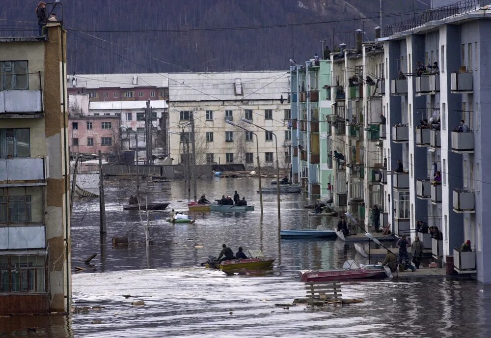 ленск наводнение 2001. город ленск набережная. ленск якутия набережная. поселок ленск якутия. республика саха (якутия), ленский район, г.