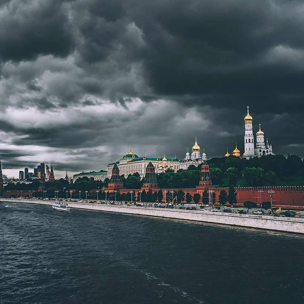 Небо москвы сегодня. Кремль москва эстетика. вид на кремль. кремль москва. москва небо.