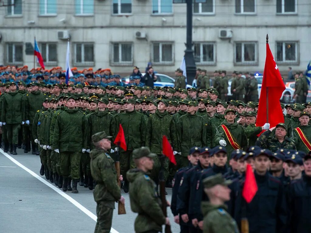 Площадь революции Челябинск парад Победы. Парад на площади революции Челябинск. Парад Победы в Челябинске 2022. Репетиция парада Челябинск.