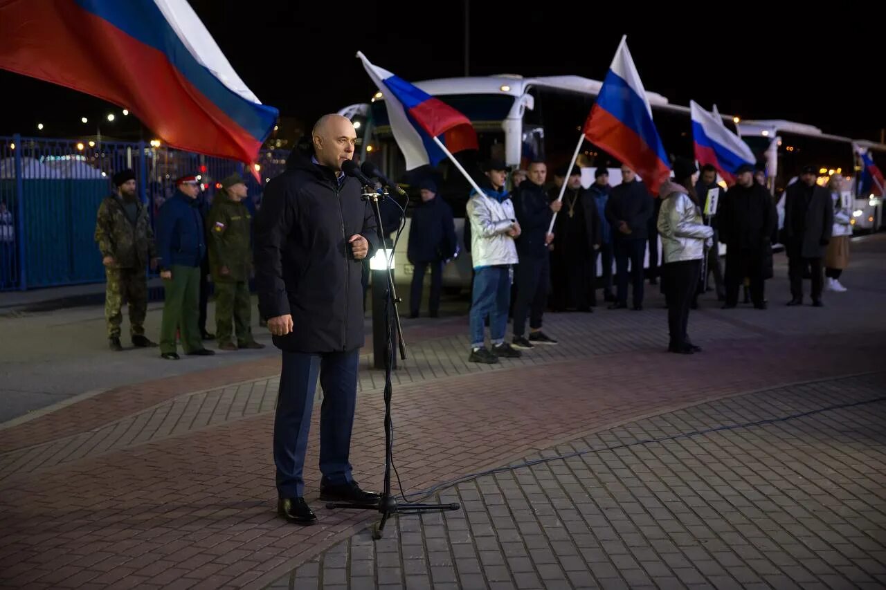 Сургут пробег ру. Донбасс Россия фото. Фото в поддержку российских военных. Фото в поддержку российских военных на Украине. Жители Киева.