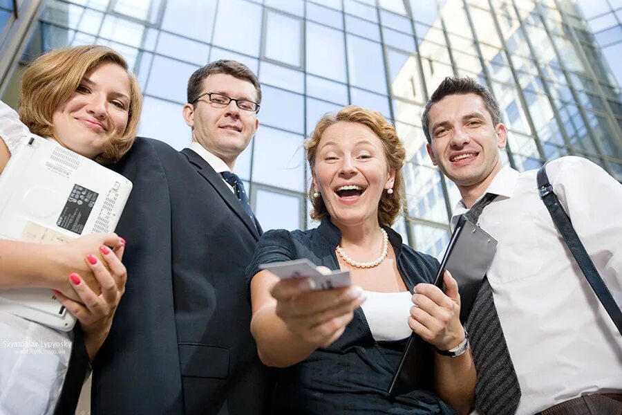 Как называются работники. Как называются работники. Стройка отделка. Работники в икеи в швеции. Униформа сотрудников отеля.