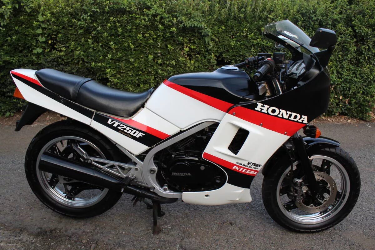 Купить honda 250. Honda vt250f. Honda VT 250. Honda vt250 1996. Honda VT 250 F 1989.