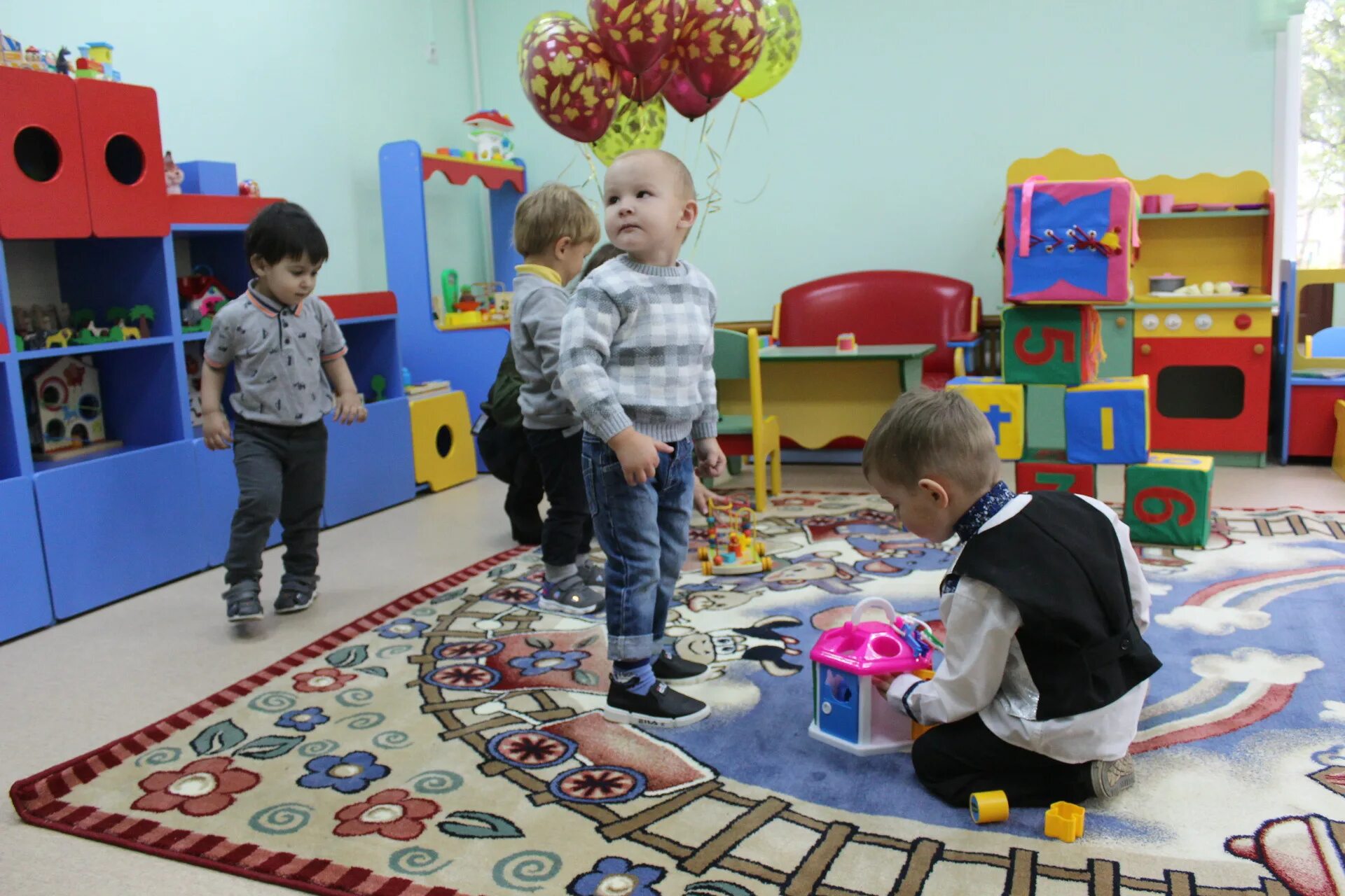 Игра занятие в ясельной группе. Ясельная группа в детском саду. Садик ясельная группа. Игрушки для ясельной группы. Детский СПД ясельная группп.