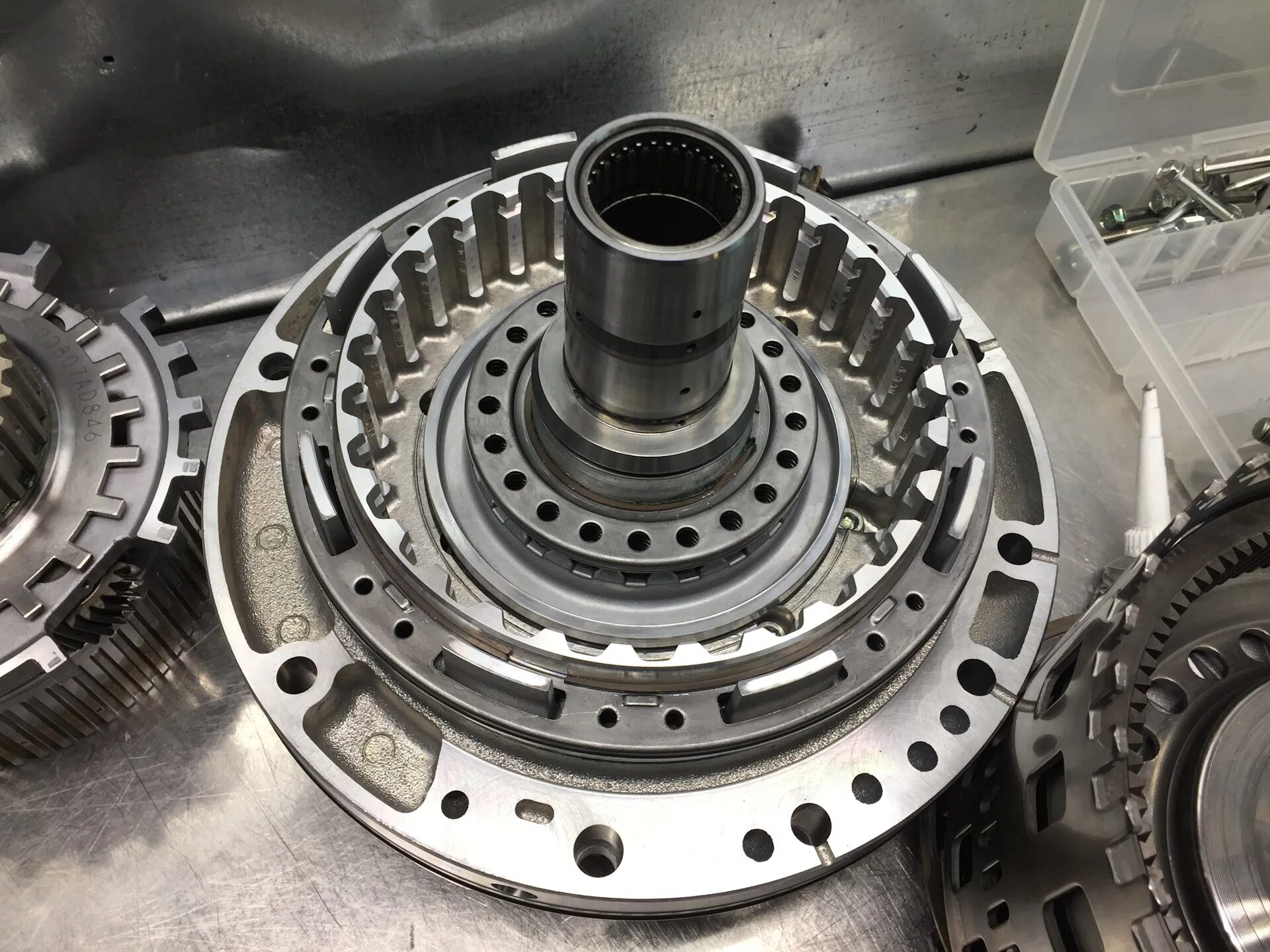 Коробка передач. Pdk gearbox porsche. Ремонт 2000 х годов. Aisin a5r044. Восстановление трансмиссии.