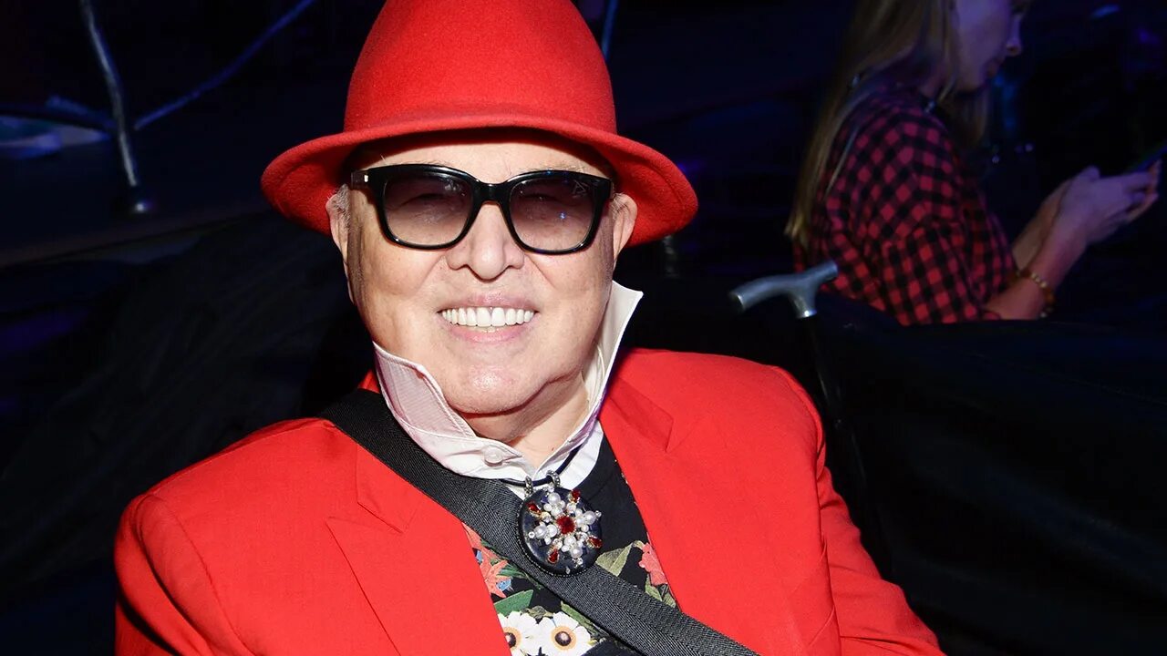 Дизайнер одежды. Дата модельер. Валентин юдашкин модельеры россии. Дата модельер. Вячеслав зайцев 2020.