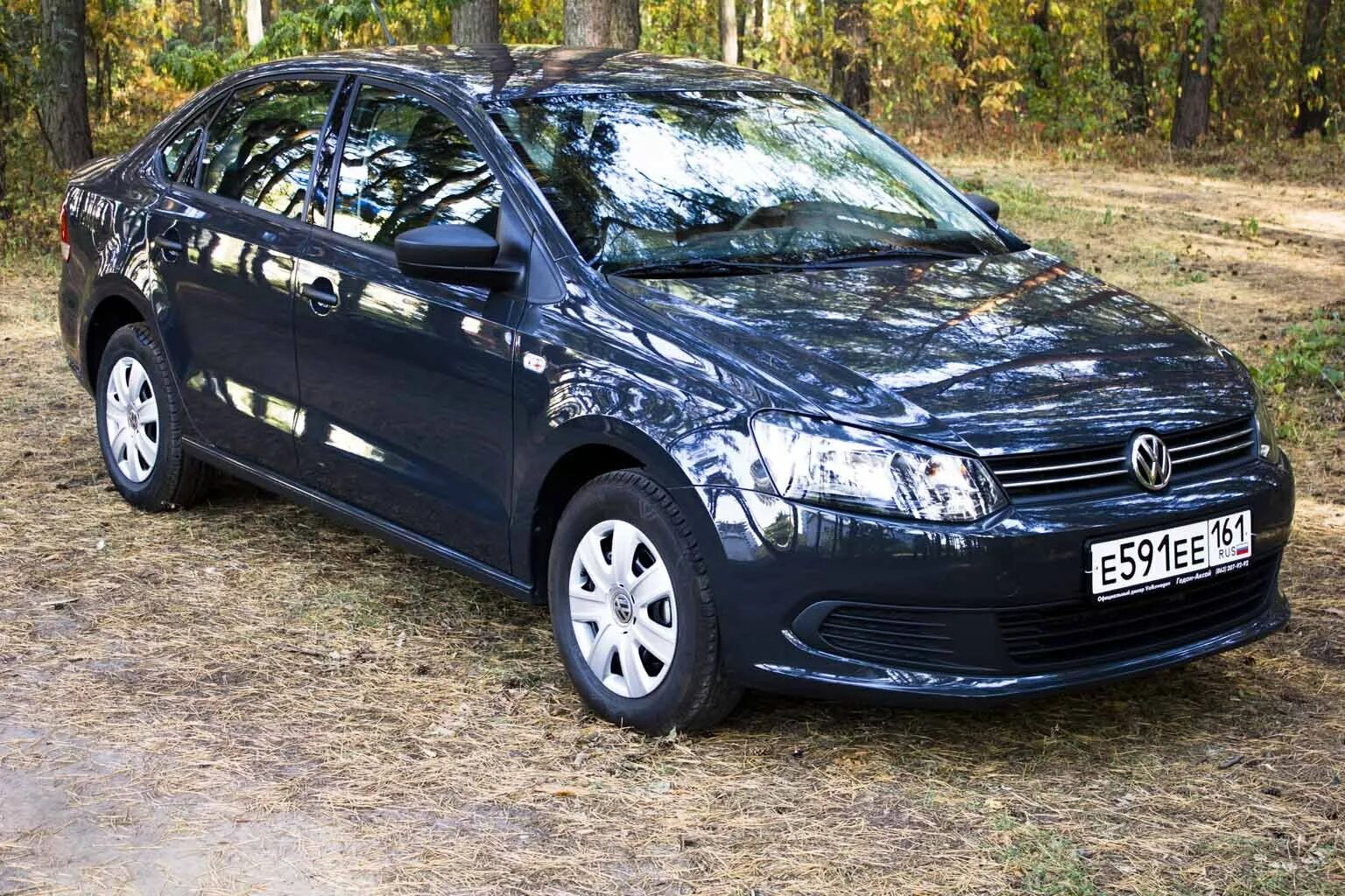 10 vw polo. Фольксваген поло 2013г. Фольксваген поло седан черный 2013. VW Polo sedan 2013. Фольксваген поло 2013 года.