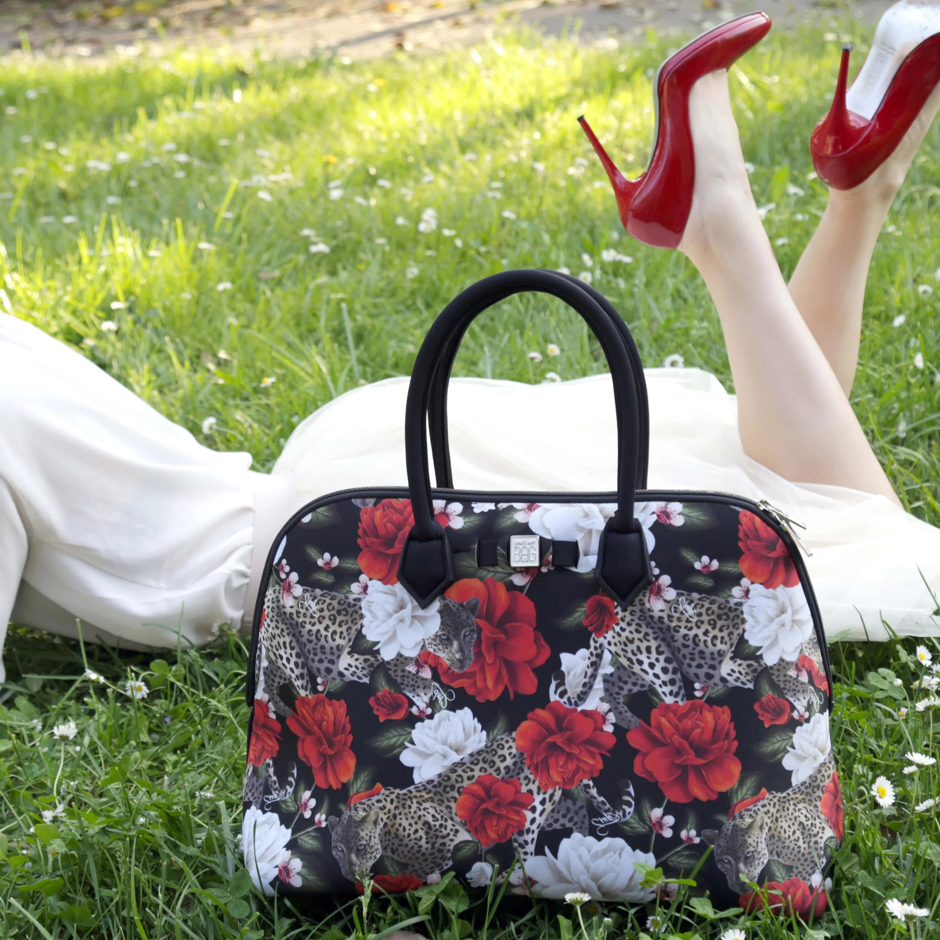 They new bags. They new bags. Fossil brand сумка. Сумка поясная женская на цепочке. Стильные женские сумки.