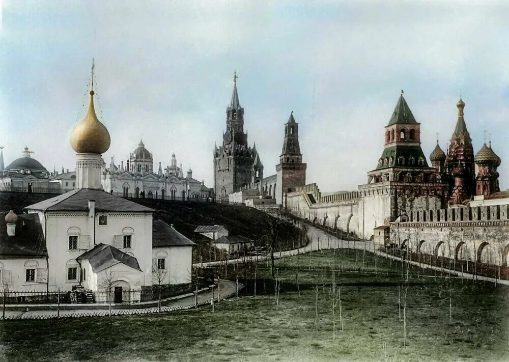 москва кремль 1905. какой кремль самый старый. москва 1852 роджер фентон. константино-еленинская башня московского кремля. красная площадь москва до революции.