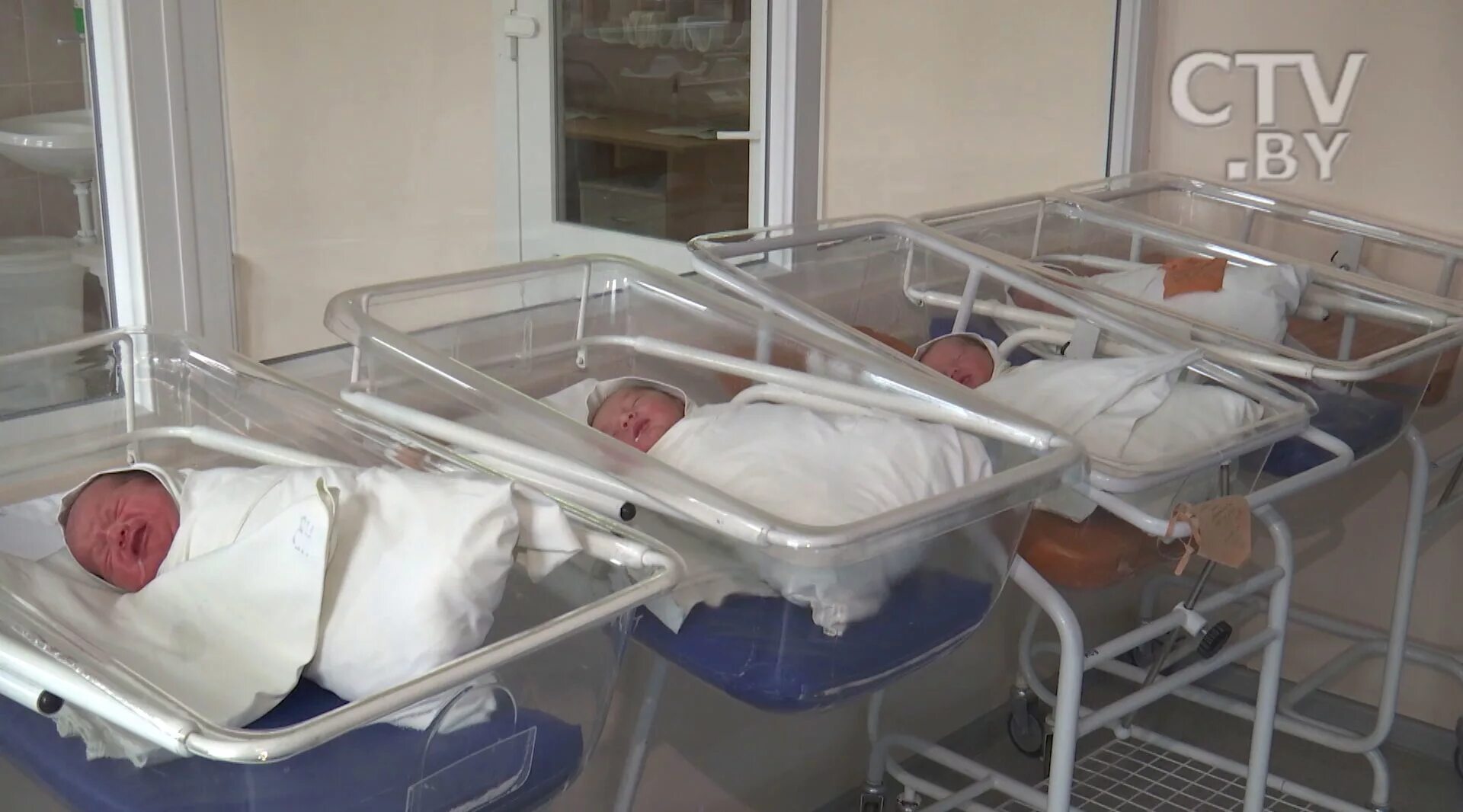 Роддом минск платные роды. Смотровой кабинет. Родильный дом 1 минск. Платная палата в роддоме. Минск.