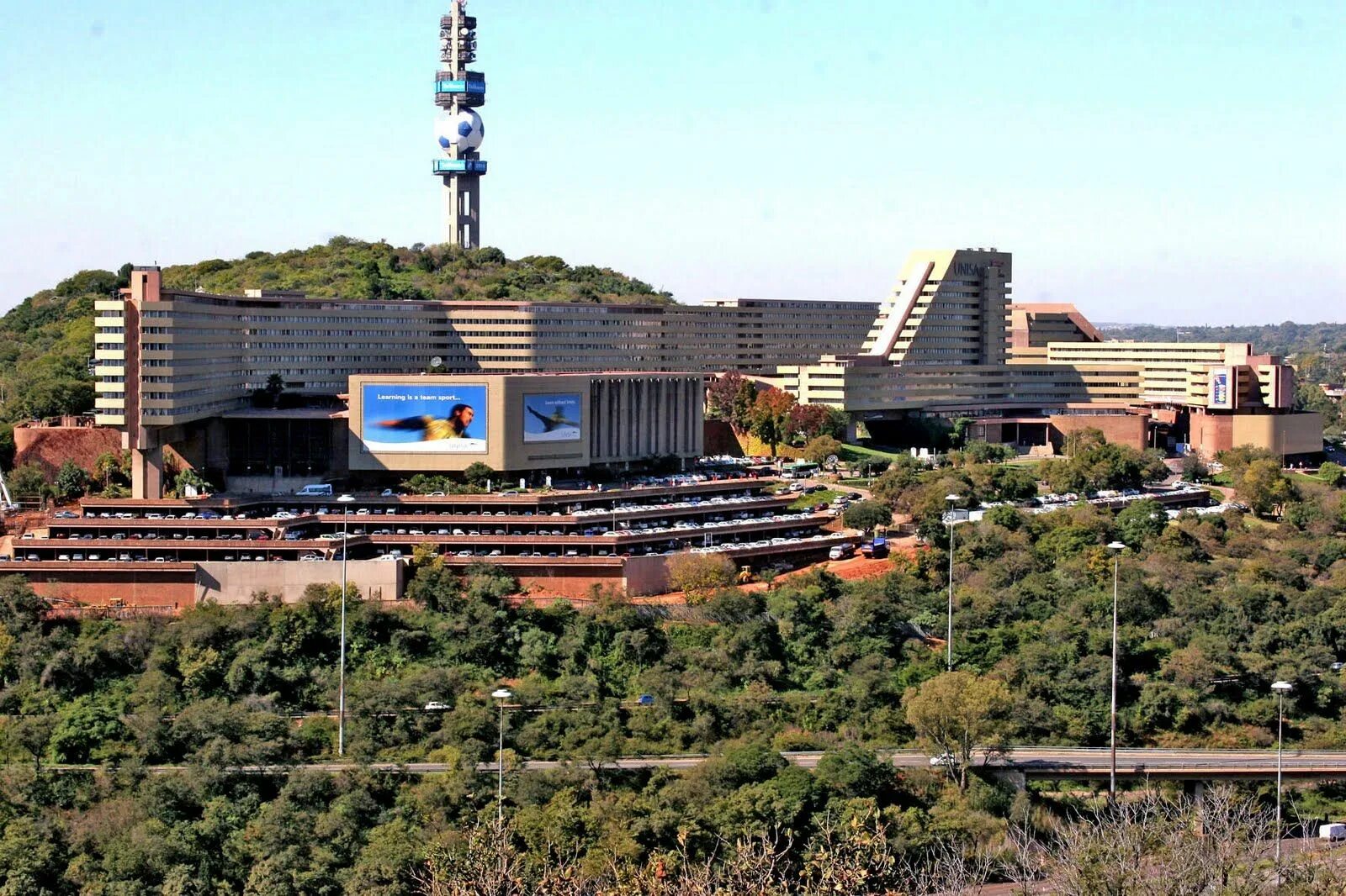 Претория юниверсити. South africa university of pretoria. Преторийский университет. Университет претории (юар) архитектурный стиль. Претория юниверсити.