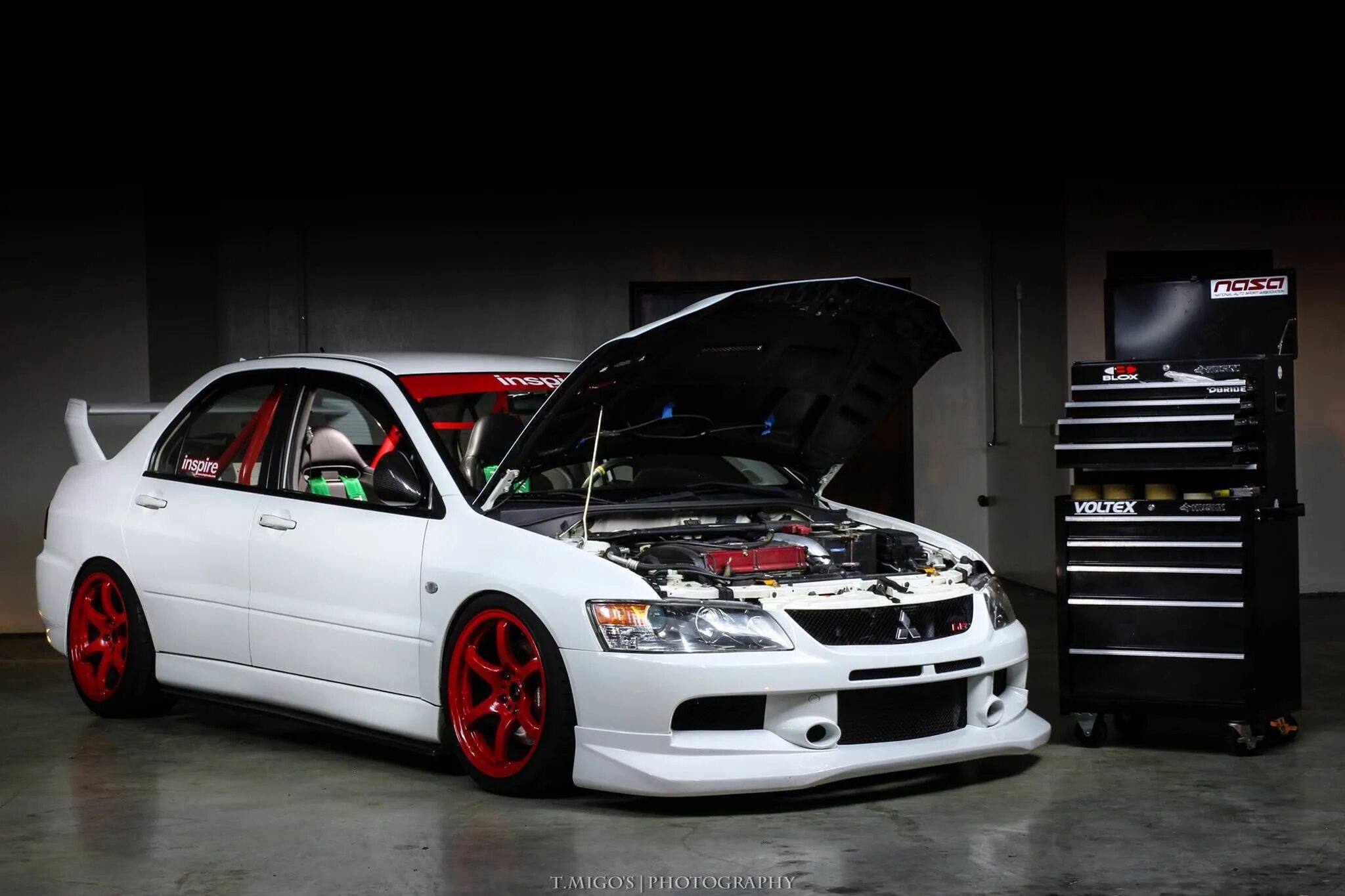 Evo tuning. Митсубиси Эволюшн 9. Лансер 9 Эволюшн. Mitsubishi Lancer 9 Tuning. Mitsubishi Lancer 9 Tune.