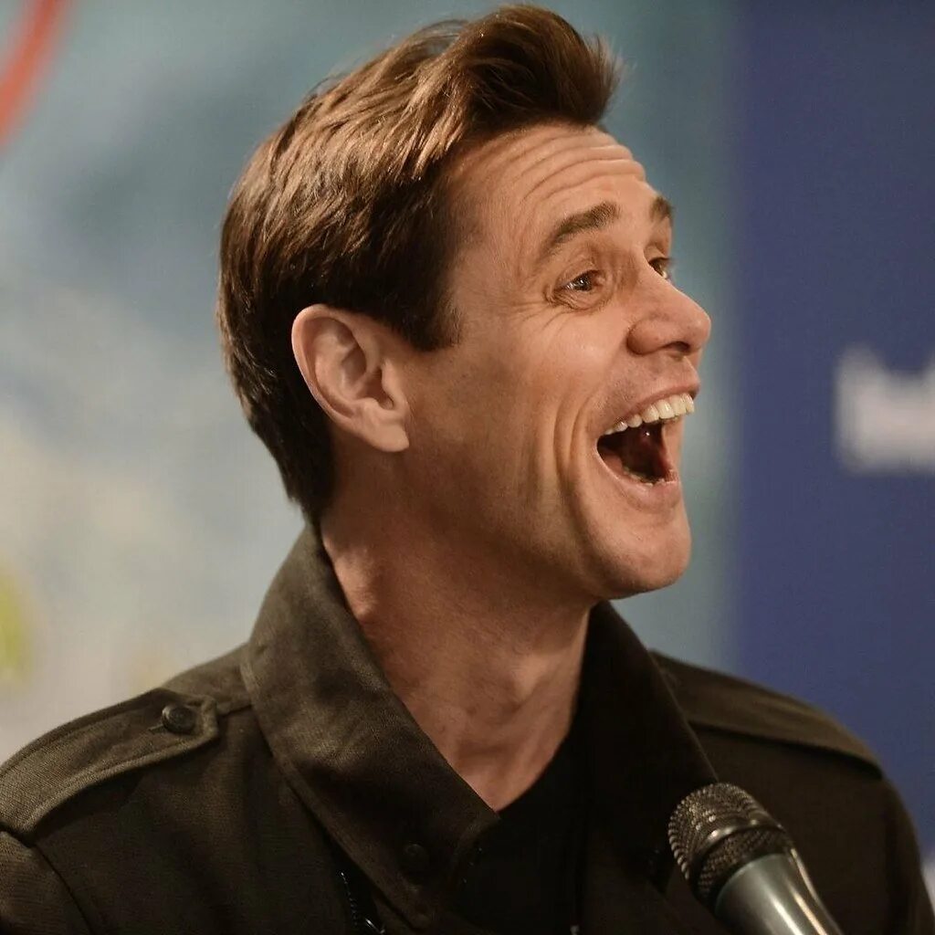 Джим керри обмотался скотчем. Jim carrey. Джим керри смешные. Джим керри. Джим керри фото.
