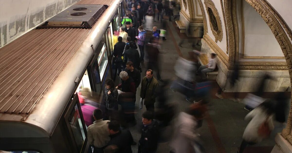 Поезд призрак в Московском метро на Арбатско-Покровской. Поезда на кольцевой линии метро.