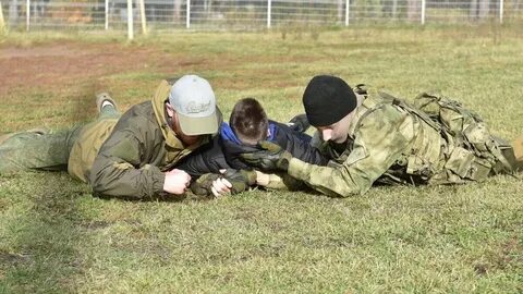 Вести военную подготовку